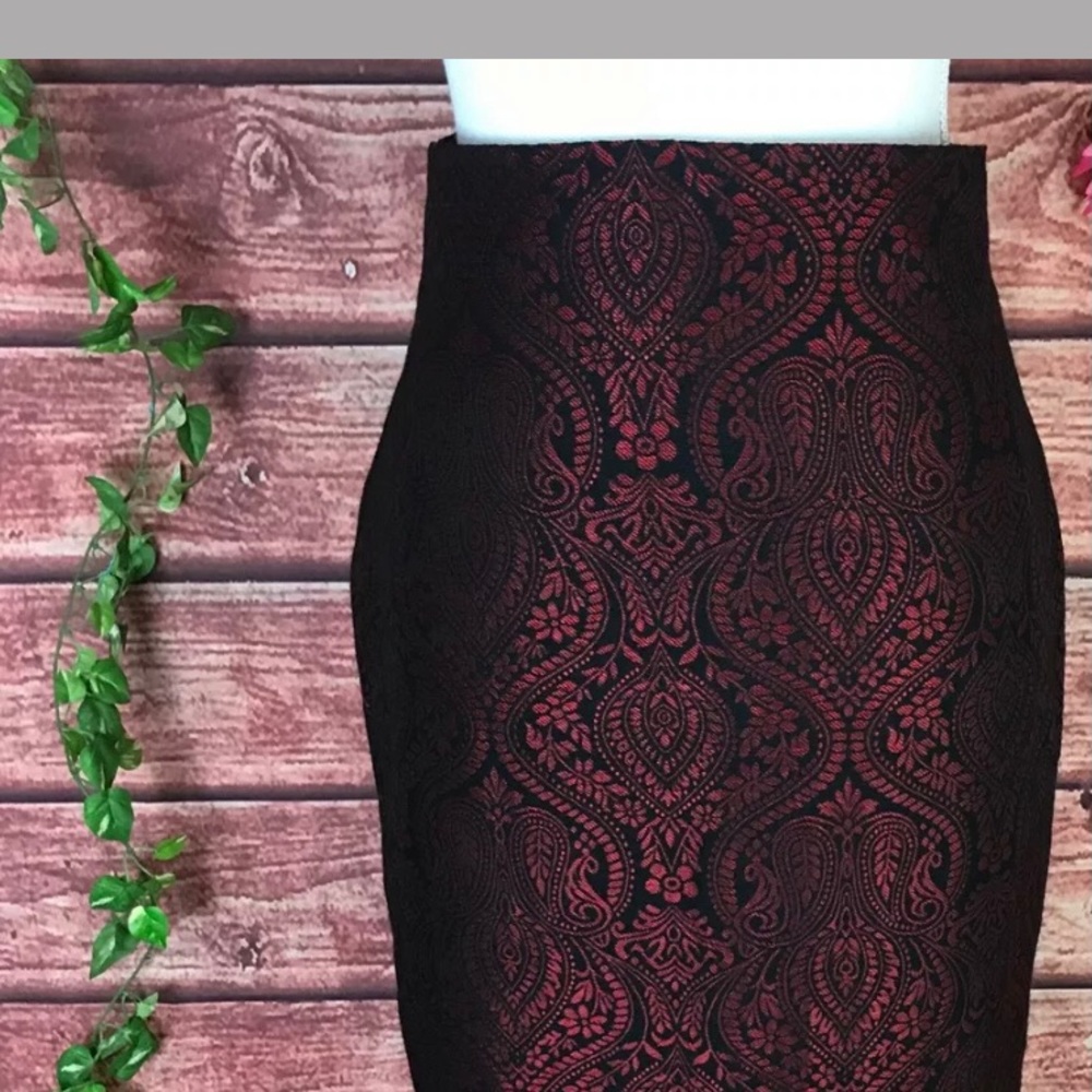 Pencil style Skirt - Picture 2 of 10